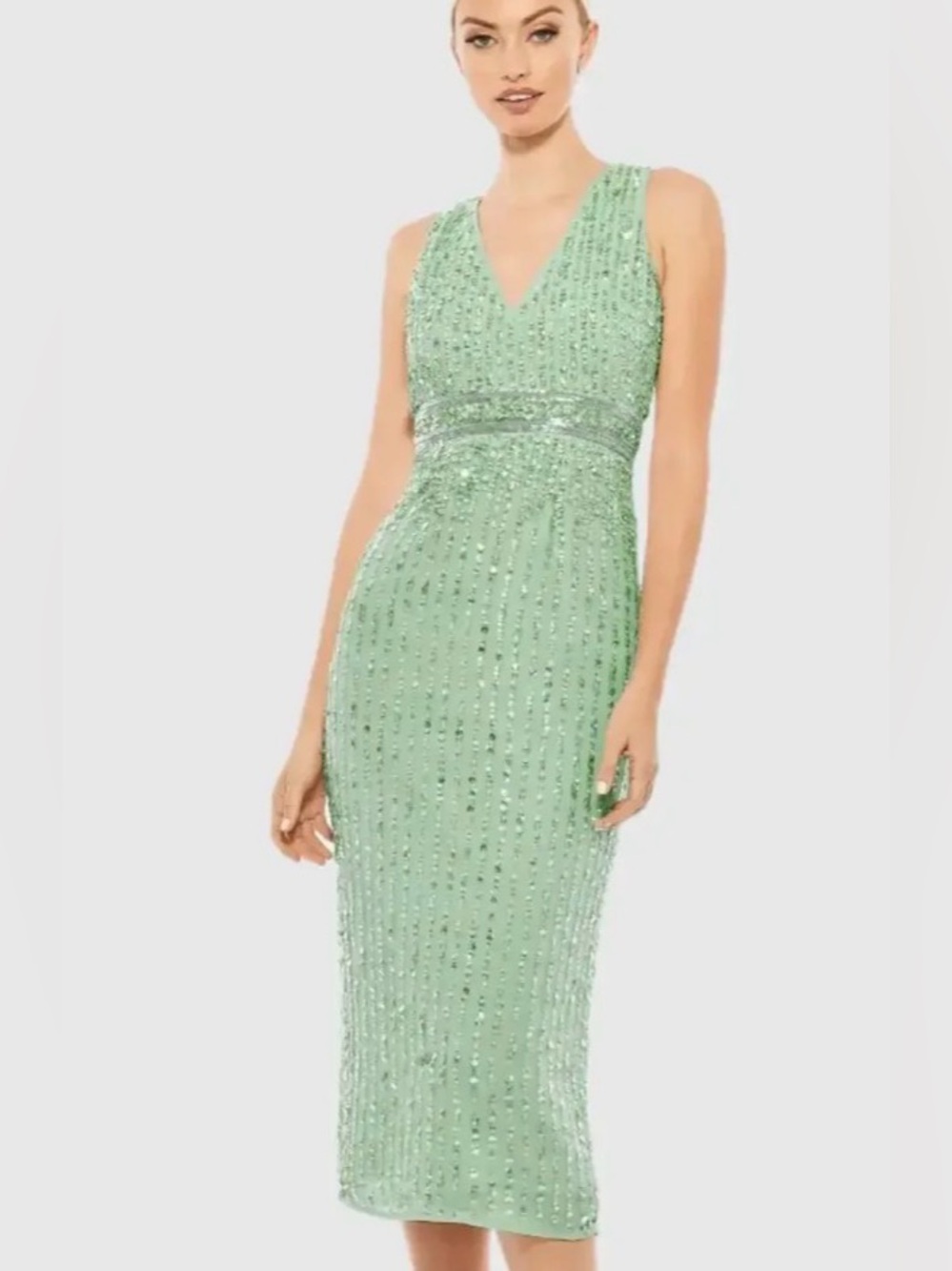 MAC DUGGAL
Green Sequined Sleeveless V-Neck Midi Sheath Dress